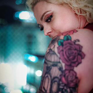 Squirting Farrah Faucet photo