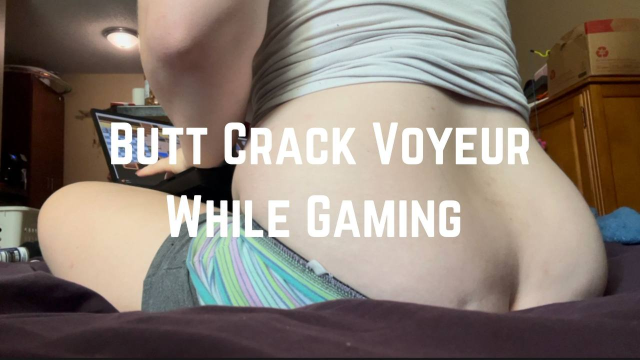 Gamer Buttcrack video from Phoenix Bates
