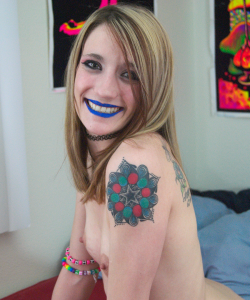 Gisele Roxx at APClips.com