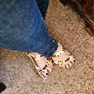 Sandals photo gallery by Goddess Lizzie