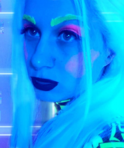 Holly Graphixxx at APClips.com