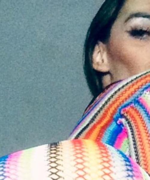 Tight Bi Girl contest photo