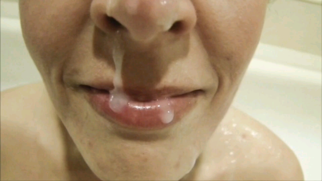 Bathtime Facial video from Hotwife Hannah