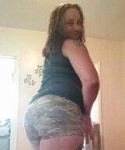 HotwifeLyn at APClips.com