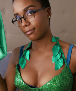 Mistress Kaedra at APClips.com