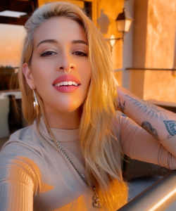 Gia Hearts at APClips.com