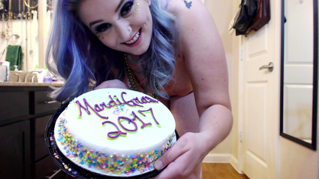 My First Time Cake Sitting video from Ivy De La Courte