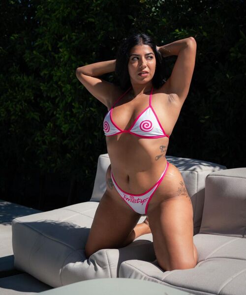 Jasmine Sherni contest photo