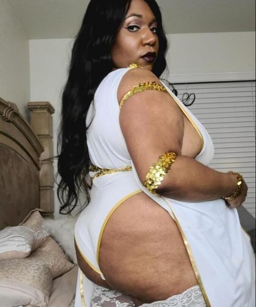 Josie Kiss contest photo