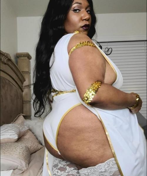 Josie Kiss contest photo