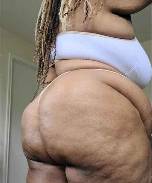 Josie Kiss contest photo