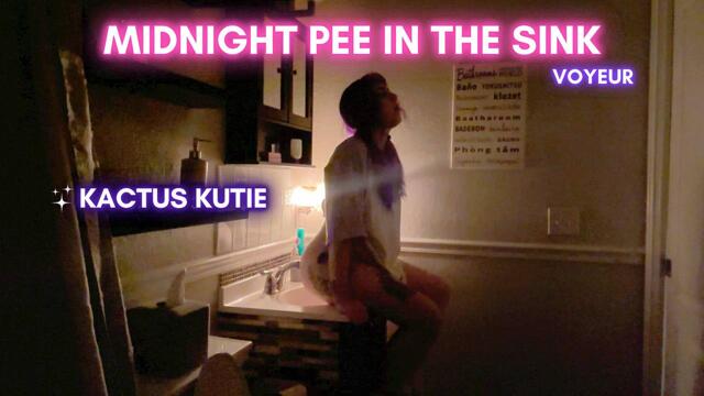 midnight pee in the sink video from Kactus Kutie