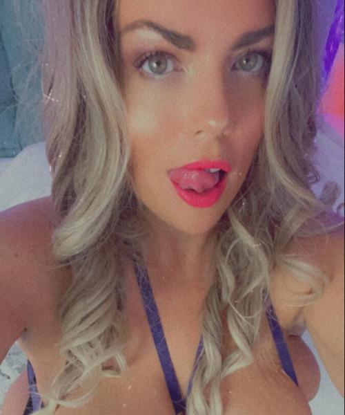 Kates Kurves contest photo