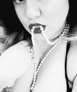 Kinky Curves at APClips.com