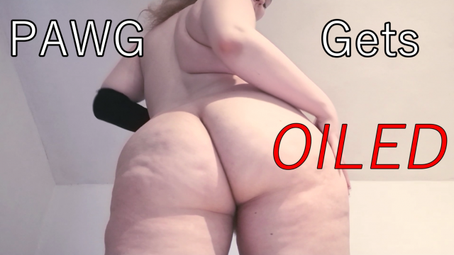Oil On A Bouncing PAWG Booty video from Emily (KissMyHips)