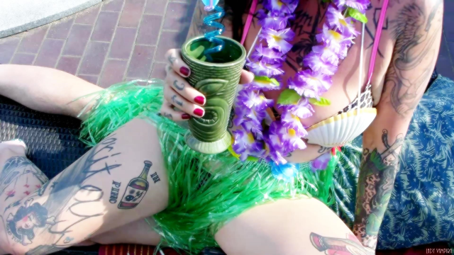 Hawaii Cocktail 2/5 video from Ladyvampira