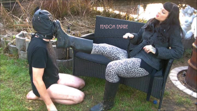 The dog licks the boots clean video from Ladyvampira