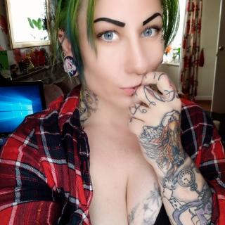 TattooedMilfyMama photo