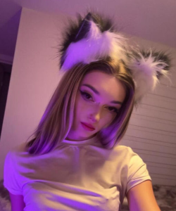 Lexi Lillies APClips.com profile