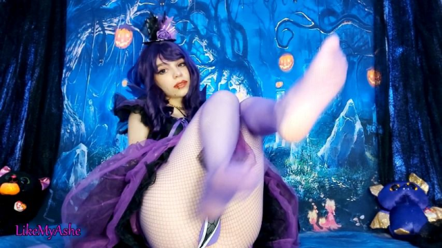 Evil Queen Strip Tease video from LikeMyAshe