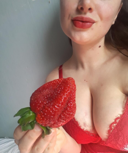 Lilah Love at APClips.com