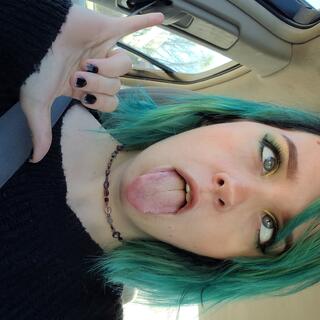Lili Babes photo