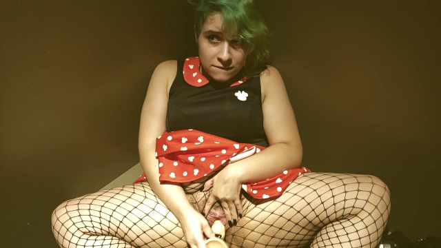 Secret Dressing room Strip and Bate video from LilKiwwiMonster