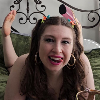 Lily Rivoe APClips.com profile