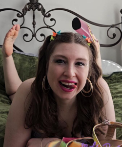 Lily Rivoe at APClips.com