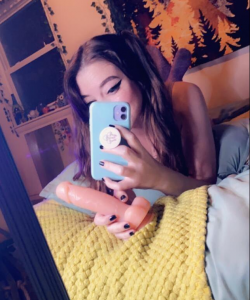 Linnyxx at APClips.com