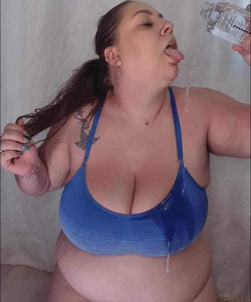 Lora BBW contest photo