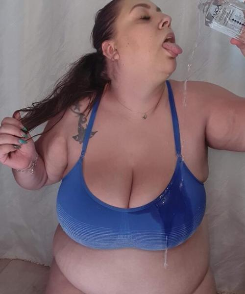 Lora BBW contest photo