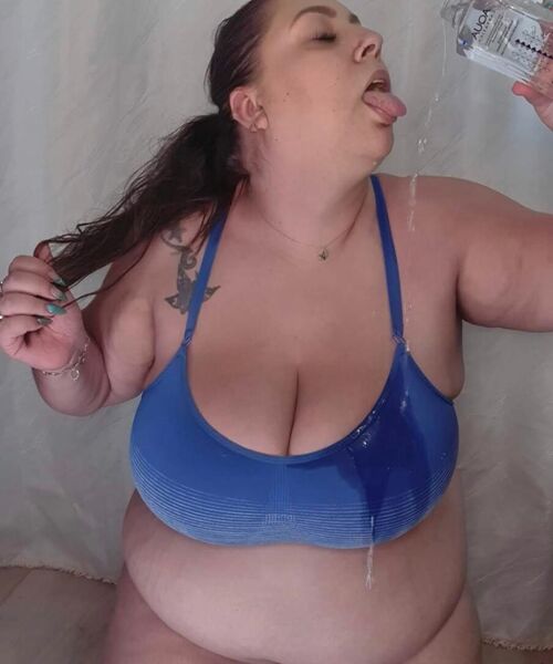 Lora BBW contest photo