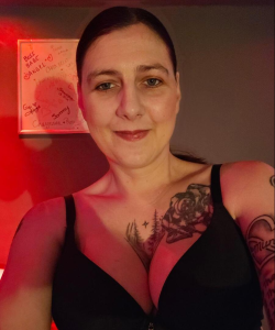 Luci Clare at APClips.com