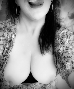 LuisaHarte at APClips.com