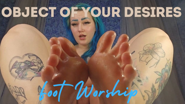 Object of Your Desires : Foot Worship video from Luna Allora