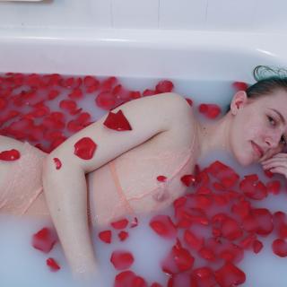 Valentines Bath photo gallery by Luna Grey