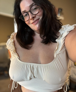 Luna Lewis BBW at APClips.com