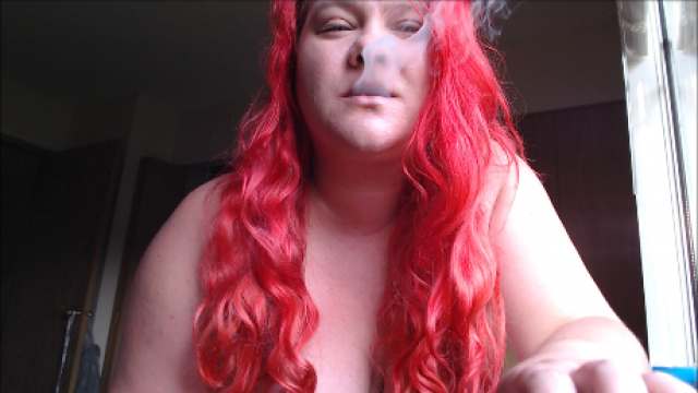 Morning Naked Window BBW Smoking video from Lustybustylark