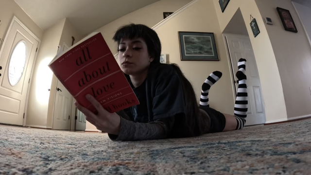 Frizzy Haired Giantess video from LuxxxTheFox