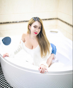 Mamacitasweety at APClips.com