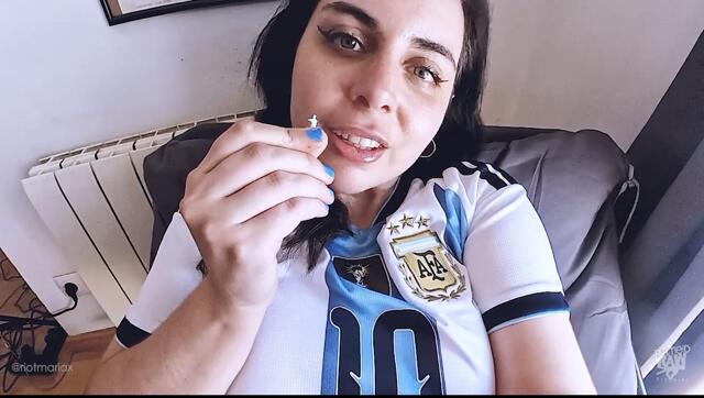 Argentinian Giantess Goddess eats annoying football fans video from María Riot