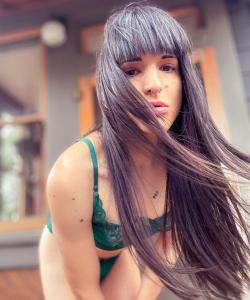 Mia Macana at APClips.com