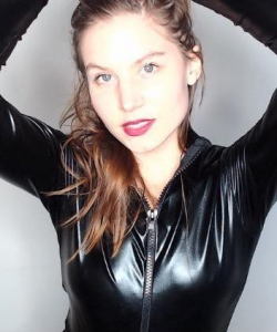 MilaBanksXO at APClips.com