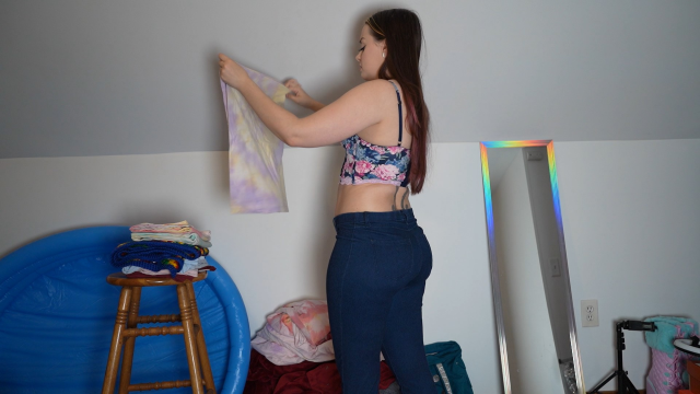 Farting and Cleaning Part 1 video from Milajoyce69