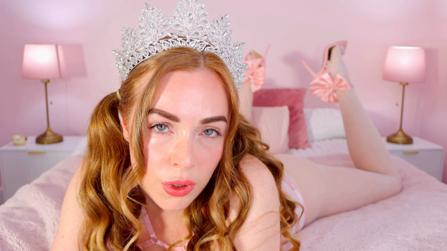 Princess' Little Gooner [Topless] video from Miss Dolly