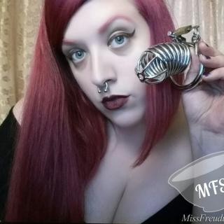 MissFreudianSlit photo