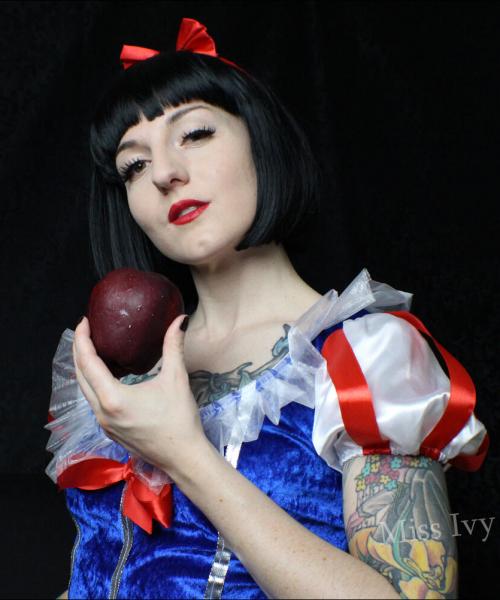 Miss Ivy Ophelia contest photo