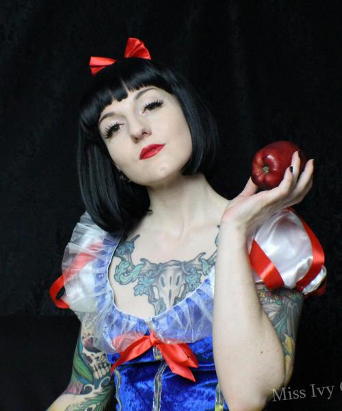 Miss Ivy Ophelia contest photo