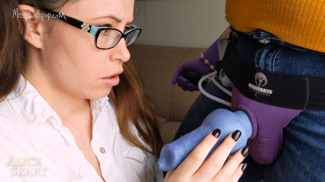 Alien Breeding - Stretched Stuffed and Bred video from Lacey Royce